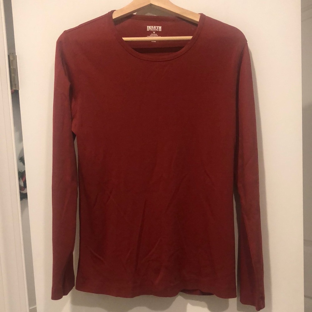 Duluth long sleeve t-shirt, burgundy, size M , perfect condition
